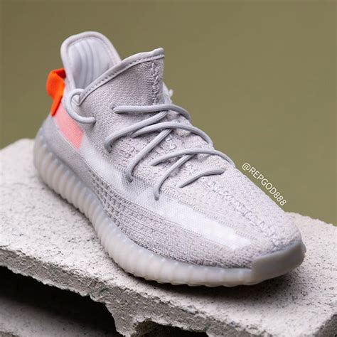 yeezy tennis shoes women